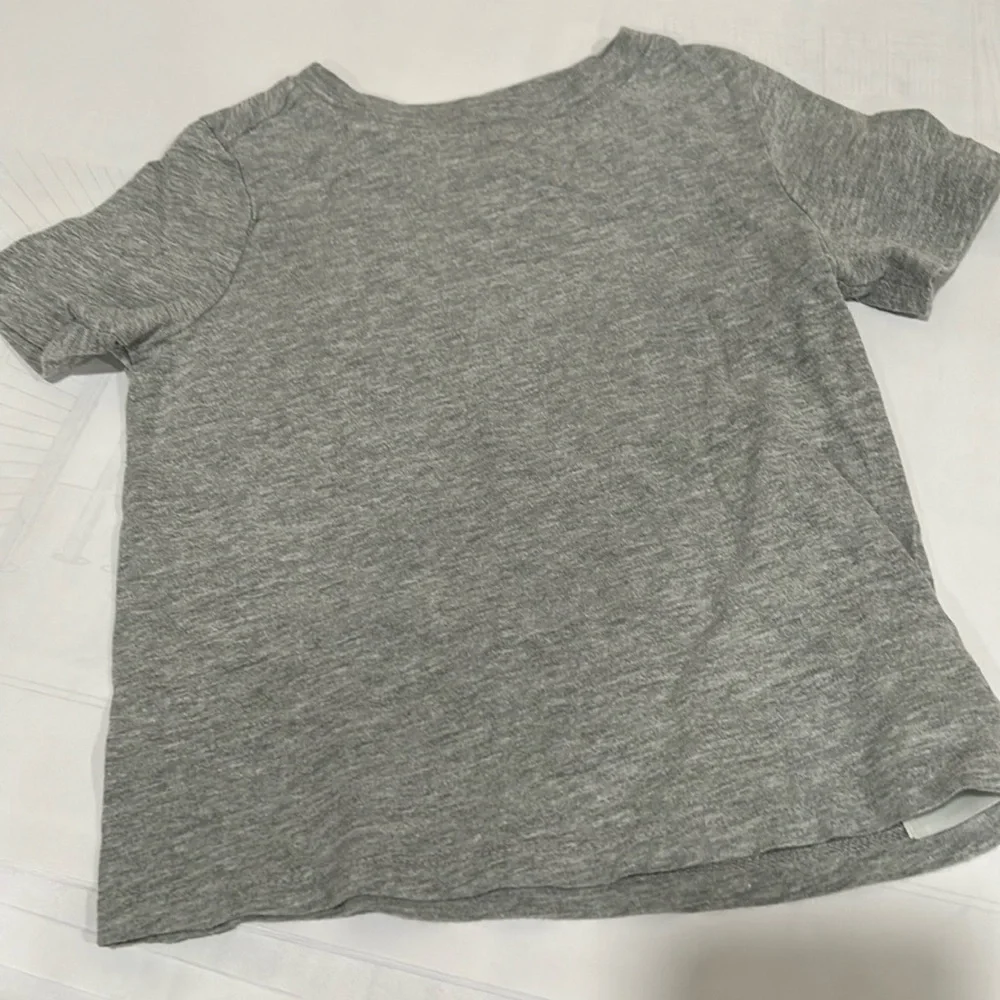 Old Navy tshirt